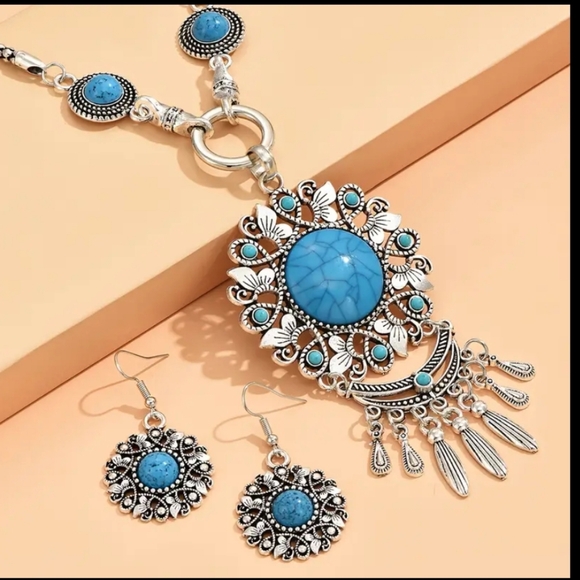 Vintage Stye Blue & Silver Pendant Necklace/Earrings Set. NWT - Picture 2 of 4